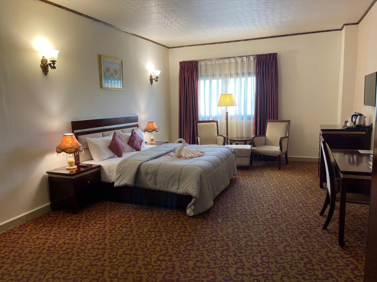 Boulevard Palace Hotel 蒙罗维亚 外观 照片