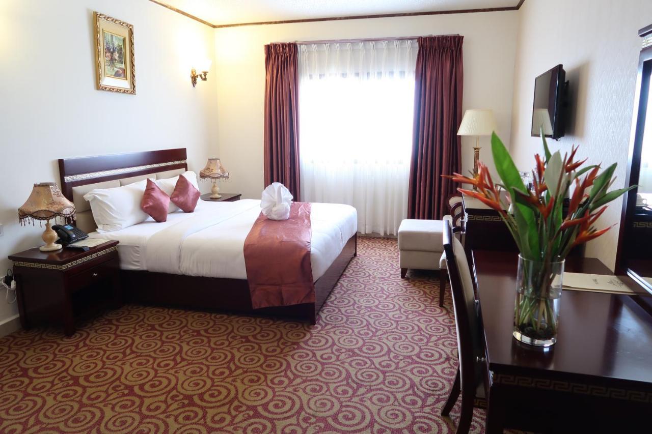 Boulevard Palace Hotel 蒙罗维亚 外观 照片